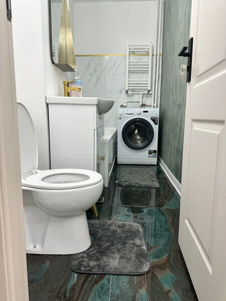 Sebastian, Liberty Mall, Jumbo,