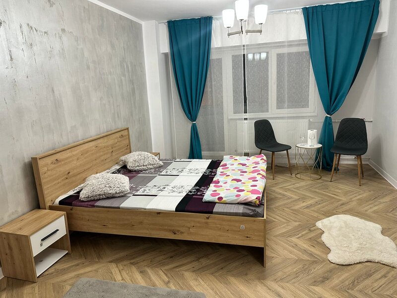 Sebastian, Liberty Mall, Jumbo,